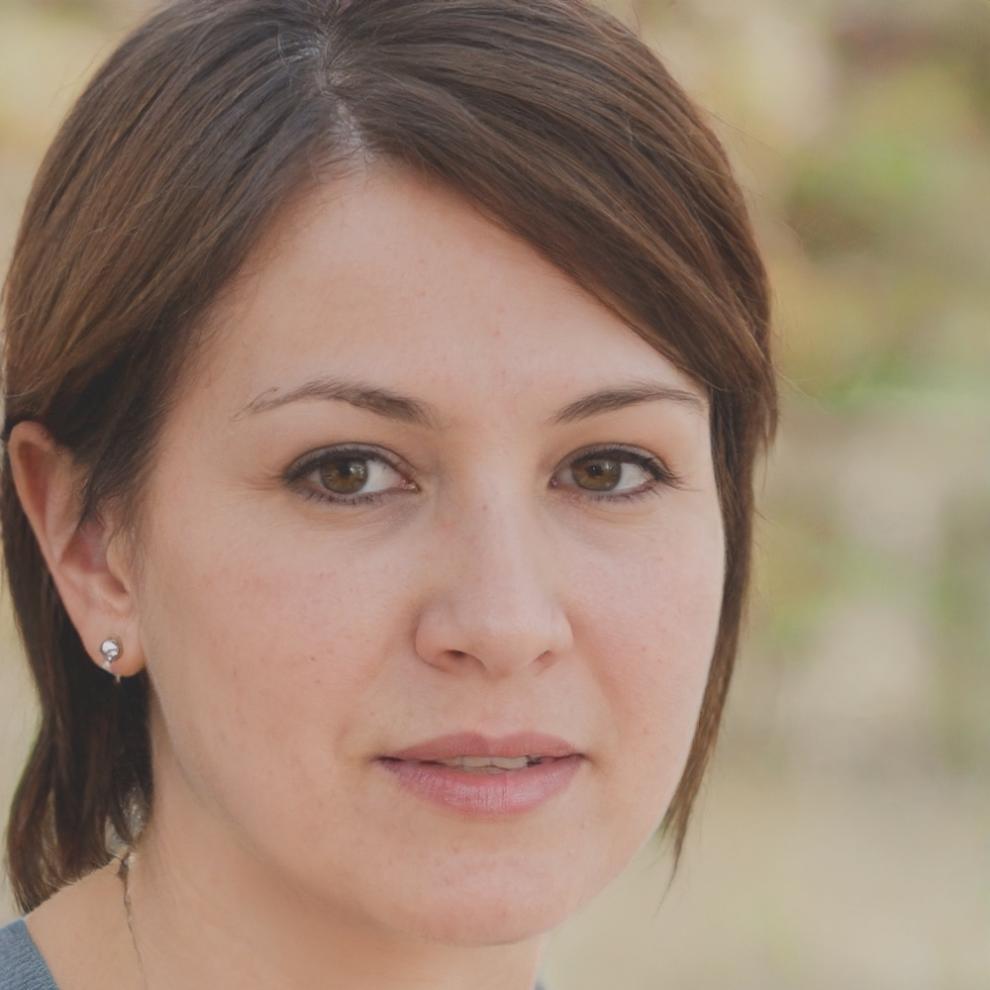 Consulente di stile durante una sessione di analisi guardaroba con cliente